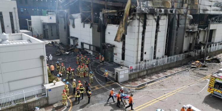 South Korea fire: Explosion at lithium battery factory kills at least 22 people