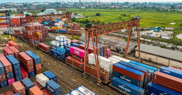HHLA project logistics cargo from road to rail in Central Asia