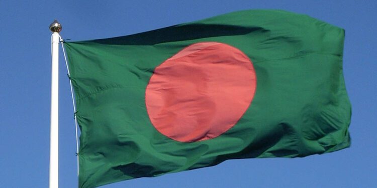 cc Fredrik Rubensson from Stockholm, Sweden, modified, https://commons.wikimedia.org/wiki/File:Flag_of_Bangladesh_and_tree.jpg
