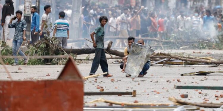 Bangladesh protesters storm prison, free protesters, as casualties by police mount