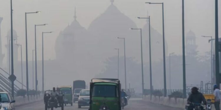 South Asia air pollution fell in 2022, but remains major killer