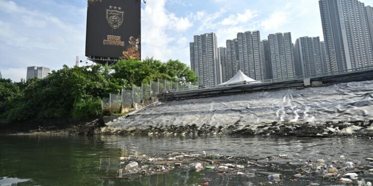 Fishermen in Straits of Johor lament lower seafood catch. Is pollution around the Causeway to blame?