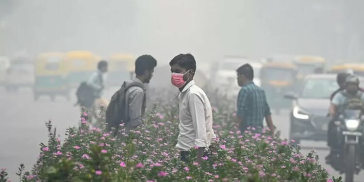 India Faces Persistent Air Pollution Crisis Despite Global Decline