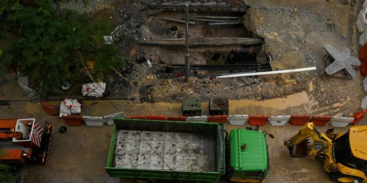 KL sinkhole: Authorities shift from rescue to recovery after operation deemed too dangerous to continue