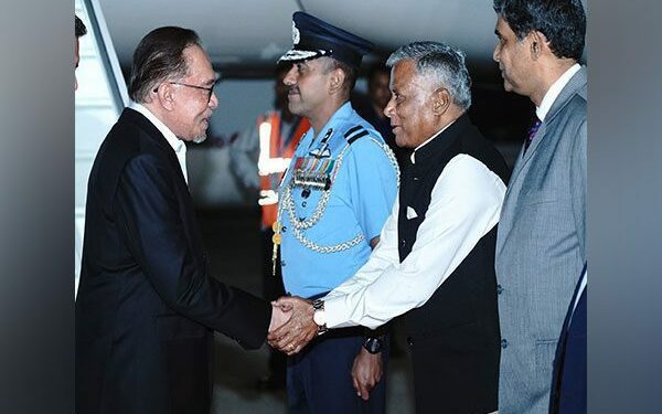 Malaysia Prime Minister Anwar Ibrahim arrived at Delhi airport (Photo: X@MEAIndia)