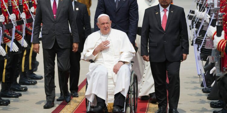 Pope Francis urges end to tribal violence in Papua New Guinea as he holds mass ‘at edge of the world’