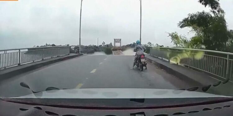 Dashcam shows moment bridge collapses in Vietnam, survivor recalls accident