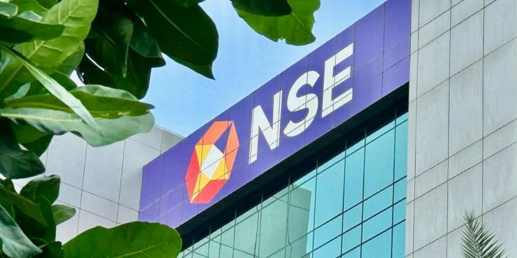 Nifty, Sensex Rise ICICI Bank & HDFC Bank Lead