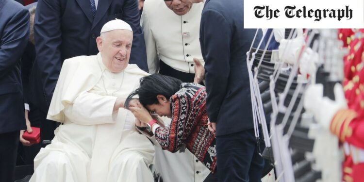 Pope Francis defies health concerns to make 20,000 mile trip to Asia