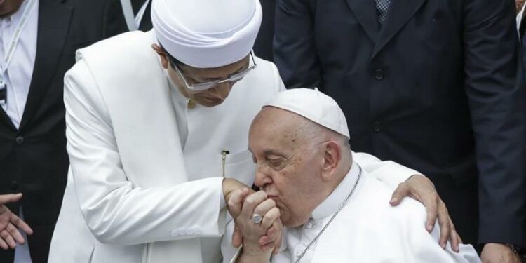 Pope Preaches Unity At South-East Asia's Largest Mosque