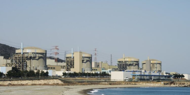 South Korea approves building two nuclear reactors