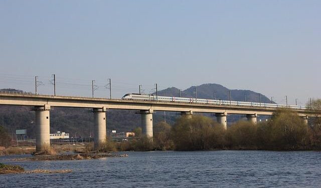 Vietnam’s high-speed rail hits the brakes on foreign funding – East Asia Forum