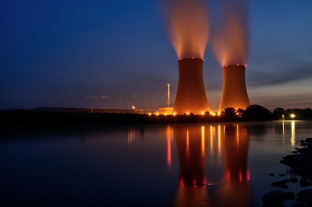 Navigating Political and Economic Challenges in the Transition to Nuclear Power