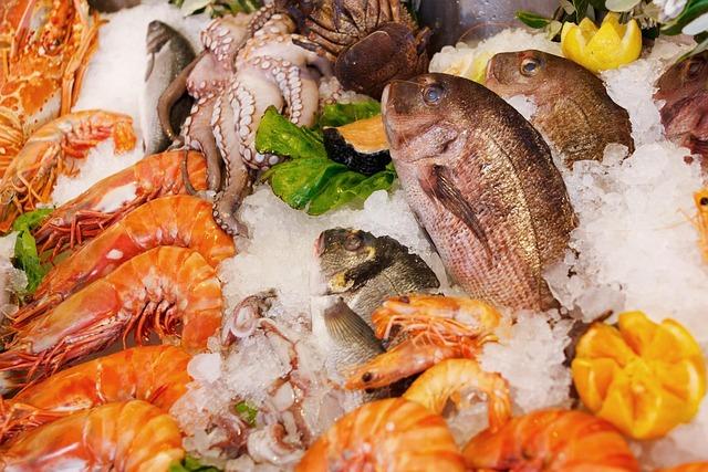 Culinary Delights: Savoring⁣ Fresh seafood and Local Flavors