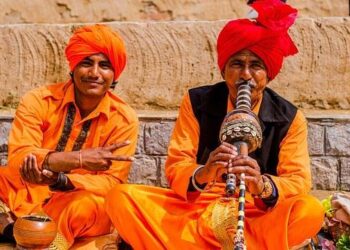 Kumbh Mela: Meet a photographer who’s covered the festival for 30 years – BBC.com