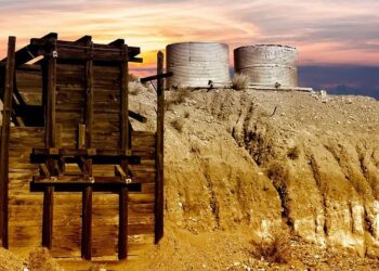 Pakistan hits gold mine, literally; Rs 80,000-crore reserve discovered in Indus river bed – Firstpost