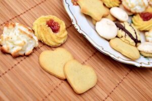 People prepare cookies for Eid al-Fitr in Indonesia – Xinhua