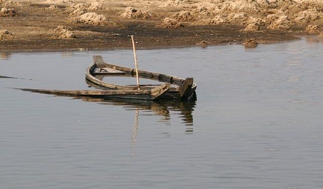 Ship sunk by Houthis threatens Red Sea environment, Yemen government and US military say – Reuters.com