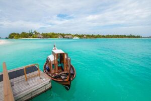 Karan Johar enjoys ‘sun, sea and solace’ on first trip to Maldives – India Today