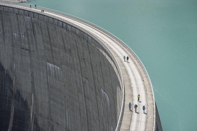 Environmental Considerations in⁢ the Construction of ⁢the Dam