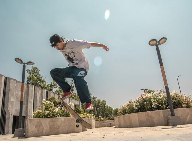 Empowerment Through Skateboarding: How Skater ⁤Girls Are‌ Changing the ‍Game