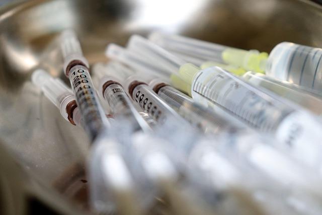 PM Chinh Advocates for Local Vaccine Production in Vietnam