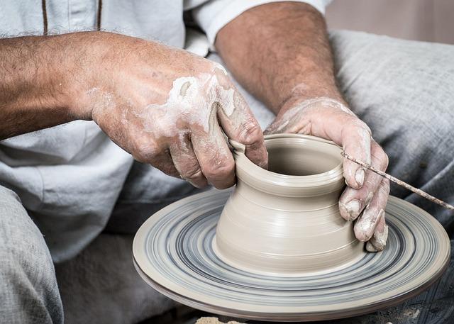 Challenging the Canonical Perspectives⁣ on Asian Artists