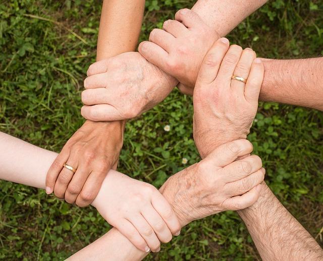 Community Response and Support for Affected Families and‌ Workers