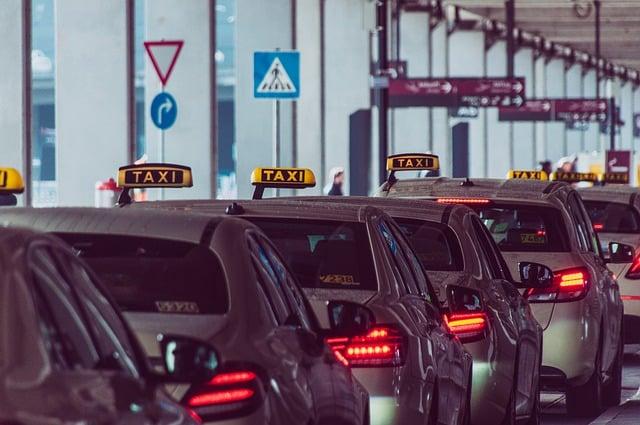 Future-Proofing the Taxi Industry through Strategic Partnerships