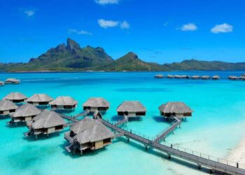 The Best Overwater Bungalows in the Maldives – Vogue