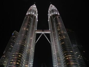 Malaysia’s Petronas says it delivered its first LNG cargo to PetroVietnam Gas – TradingView