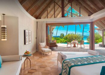 Noticeboard – Milaidhoo Maldives unveils Azure – a chic beach dining experience – TTG – Travel industry news