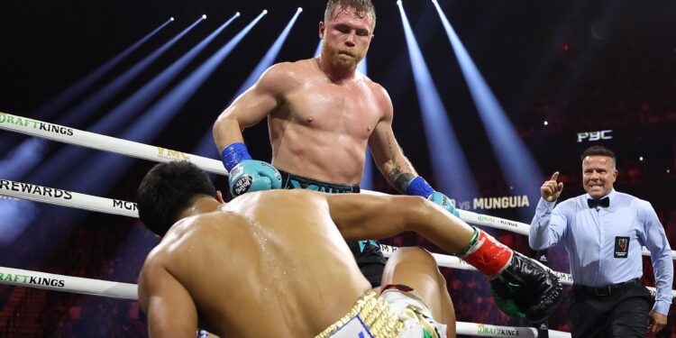 Canelo Alvarez is having the time of his life in Saudi Arabia with help from Mike Tyson – Marca.com
