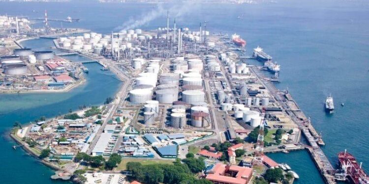 Shell completes Singapore refinery sale to Chandra Asri-Glencore venture – Reuters