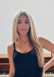 Meet Emily Simonian, creator of the Armenian-American musical “When Two of Us Meet” – The Armenian Weekly