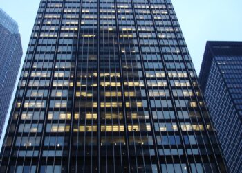 JPMorgan Hires CDH Investments Chief to Strengthen Asia Pacific Push – WSJ