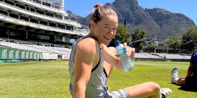 Faye Tunnicliffe stars for SA Emerging against Bangladesh – Cricket Fanatics Magazine