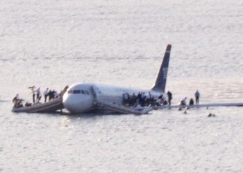 Forced landing 8 hours into Qantas flight – News.com.au