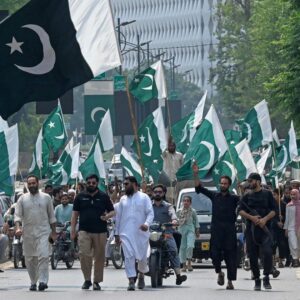 Pakistan, India suggest possible de-escalation amid both countries’ missile strikes – Fox News