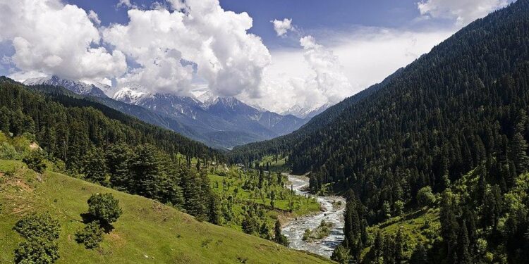 Unease lingers in Kashmir despite ceasefire between India and Pakistan – AP News
