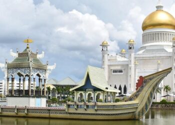 Brunei Darussalam’s Crown Prince Escorts Prabowo from Hotel to Nurul Iman Palace – Tempo.co English