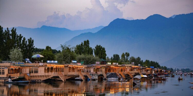 Kashmir: How China benefited from India-Pakistan hostilities – BBC