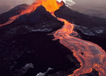 Erupting volcano puts Indonesians on high alert – CNN