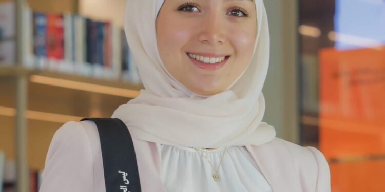 Defying gravity and expectations, former Syrian refugee Maya Ghazal gets her wings – UNHCR – The UN Refugee Agency
