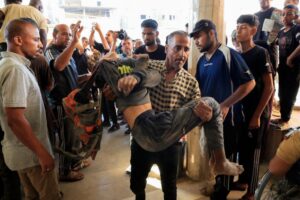 32 Palestinians killed trying to reach US group’s food distribution sites, Gaza authorities say – CBS News