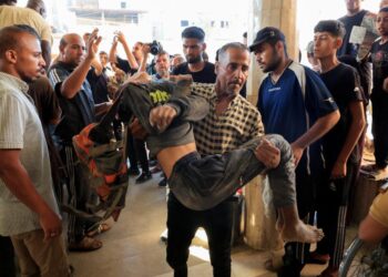 32 Palestinians killed trying to reach US group’s food distribution sites, Gaza authorities say – CBS News