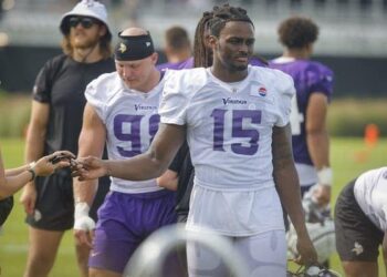 Why this rookie pass rusher’s debut was so encouraging for Arizona Cardinals – The Arizona Republic