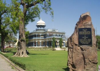 Anand Bhavan & Seven Other Oldest Restaurants In Singapore To Visit For A Taste Of Nostalgia – Travel and Leisure Asia