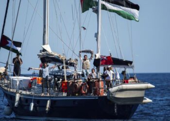 A Gaza-bound ship that left Cyprus with 1,200 tons of food aid nears Israeli port – yahoo.com