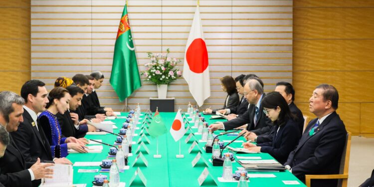 Japan-Turkmenistan Summit Meeting and Working Lunch (Summary) (Diplomatic Relations) – Prime Minister’s Office of Japan
